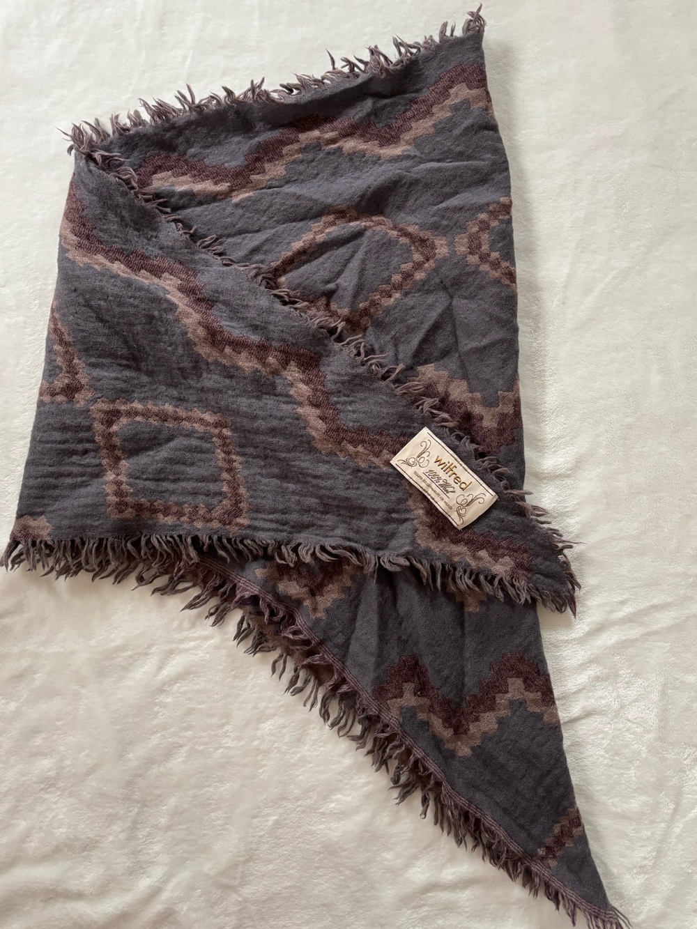 Aritzia Wilfred triangle scarf